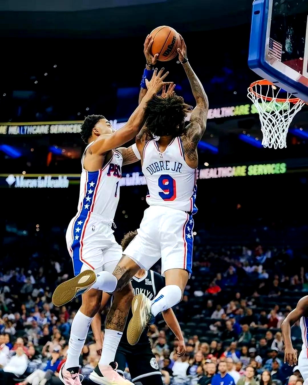 篮网横扫马刺,威斯布鲁克高光表现 篮网横扫马刺,威斯布鲁克高光表现