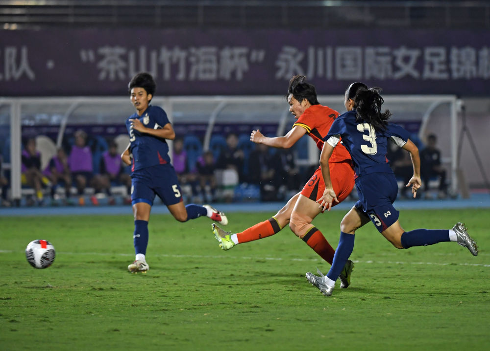 国际女足比赛中，中国队获得胜利