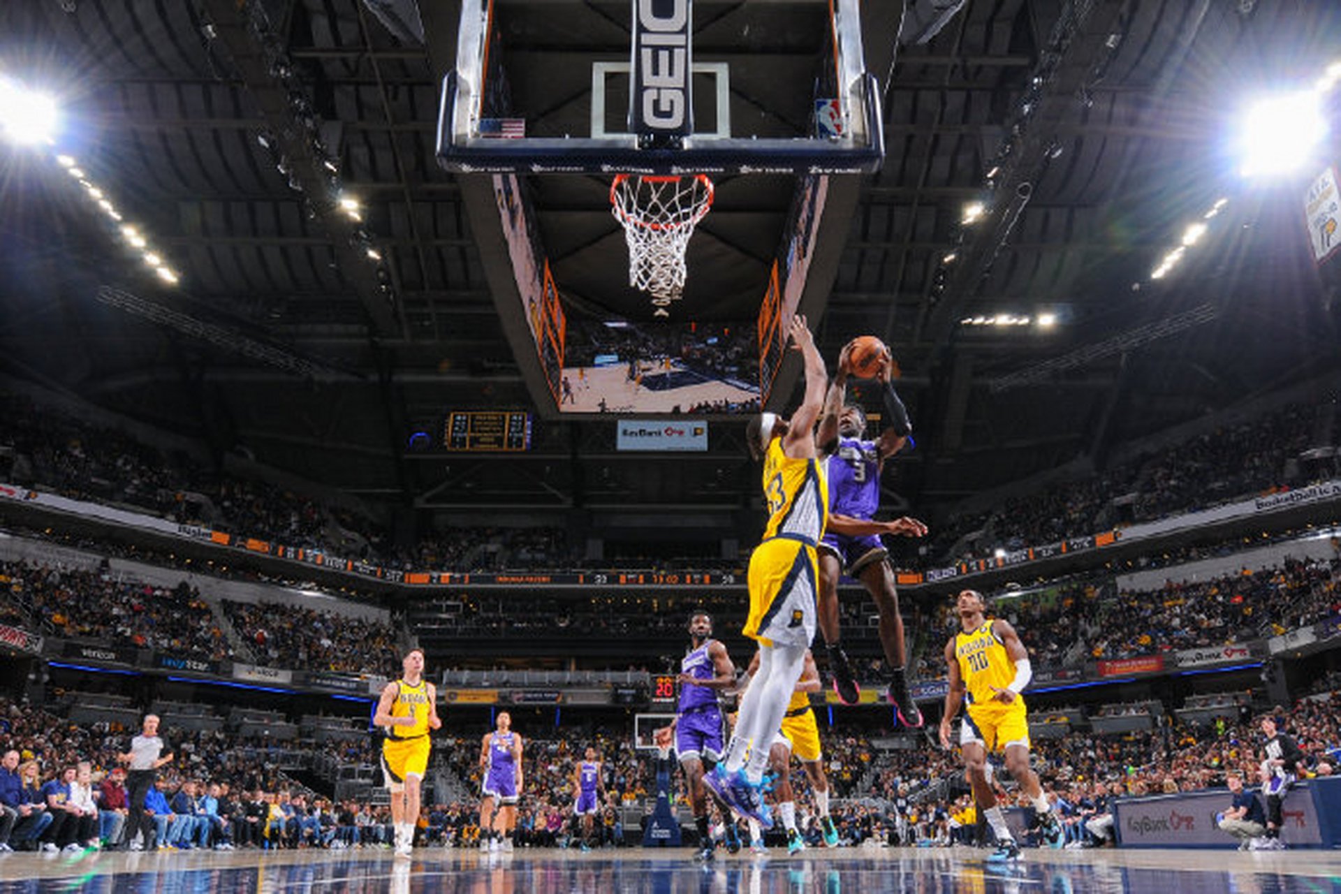 青岛队险胜猛龙，福克斯刷新纪录