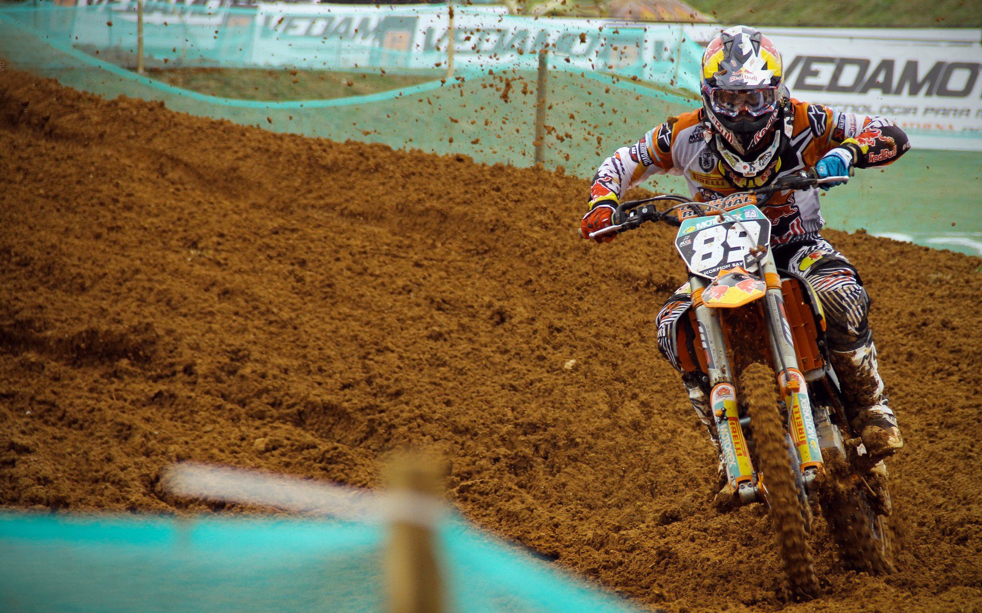 雷速直播-F1新赛季揭幕战之夜，约基奇赛后评分拉满，速度与智慧的跨界交响