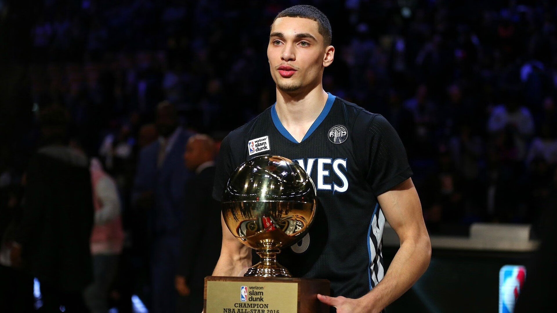 雷速体育直播-利拉德关键先生本色尽显，辽宁队一波流带走76人